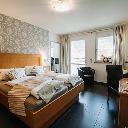Wein- Und Gaestehaus Schwaab&Sohn Erden Ngoại thất bức ảnh
