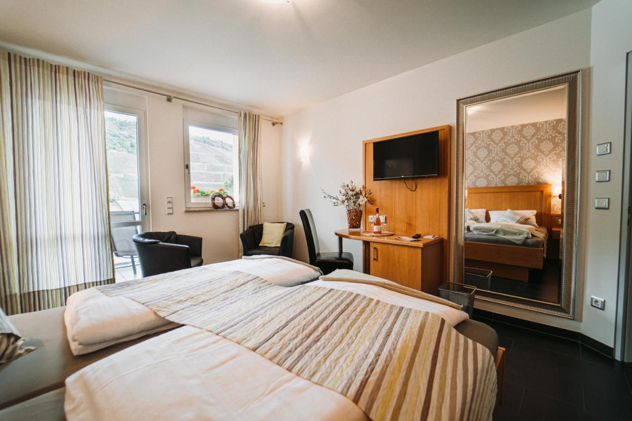Wein- Und Gaestehaus Schwaab&Sohn Erden Ngoại thất bức ảnh