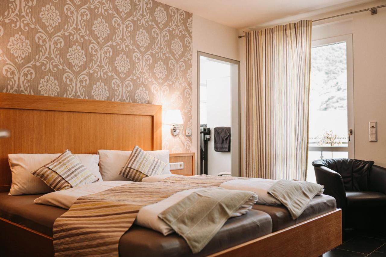 Wein- Und Gaestehaus Schwaab&Sohn Erden Ngoại thất bức ảnh